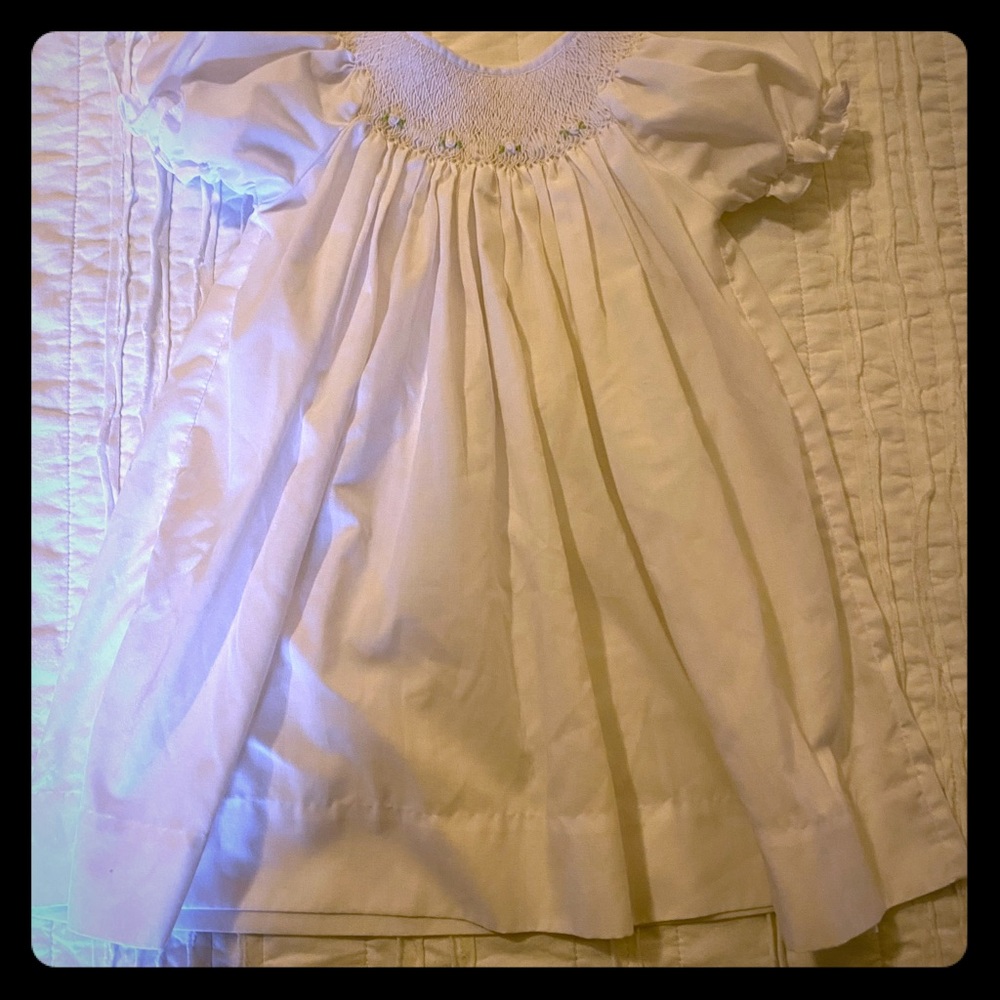 Petit Ami white smocked dress 6m EUC